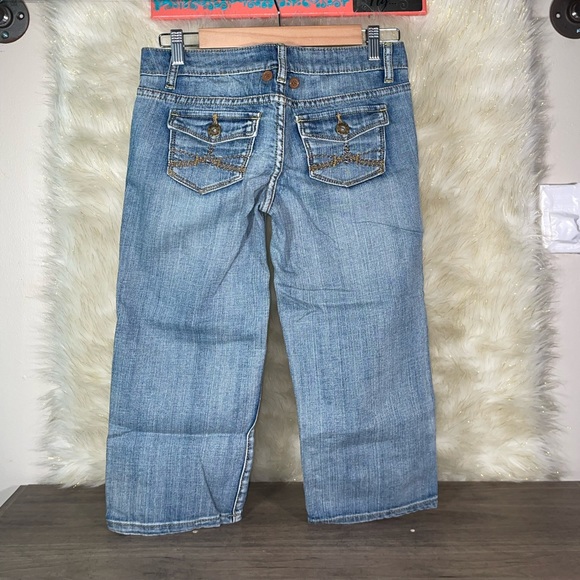 Mudd Jean Capris - Picture 2 of 3